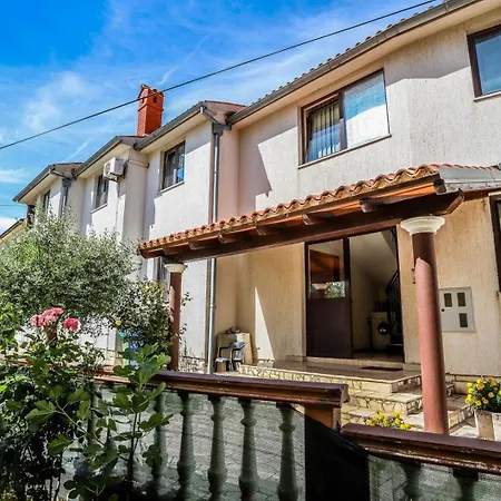Apartamento With Parking Space - 27688 Medulin