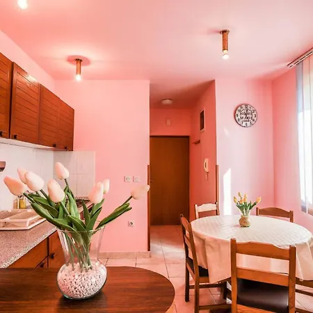 Apartamento With Parking Space - 27688 Medulin